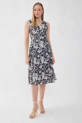 V Yaka Desenli Beli Kuşaklı Pileli Elbise