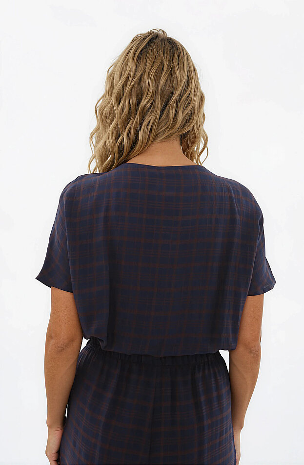 V Yaka Kareli Etek Ucu Lastikli Bluz - 4