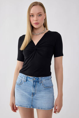 V Yaka Önü Büzgülü Kısa Kol Bluz