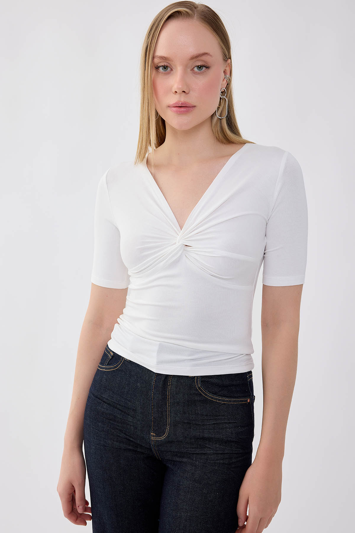 V Yaka Önü Büzgülü Kısa Kol Bluz - Thumbnail
