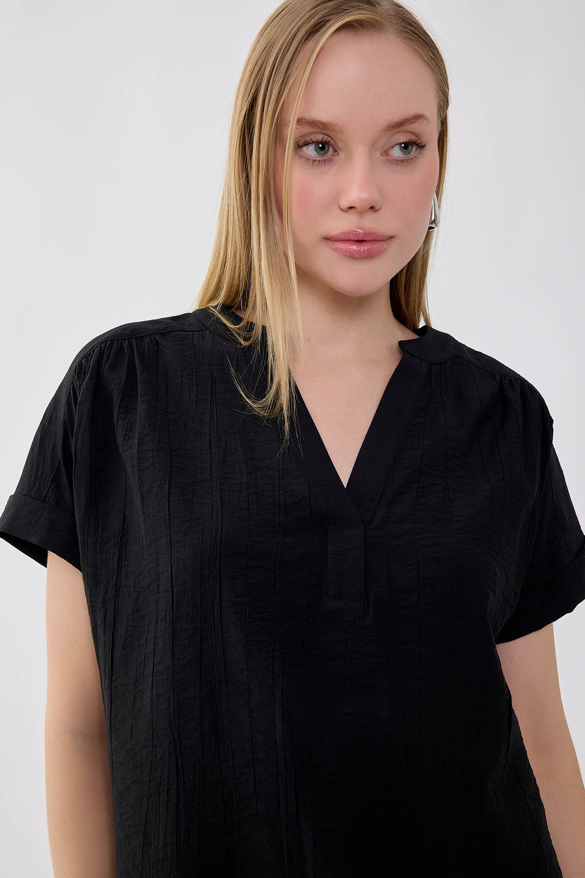 V Yaka Krinkıl Kumaş Bluz - Thumbnail