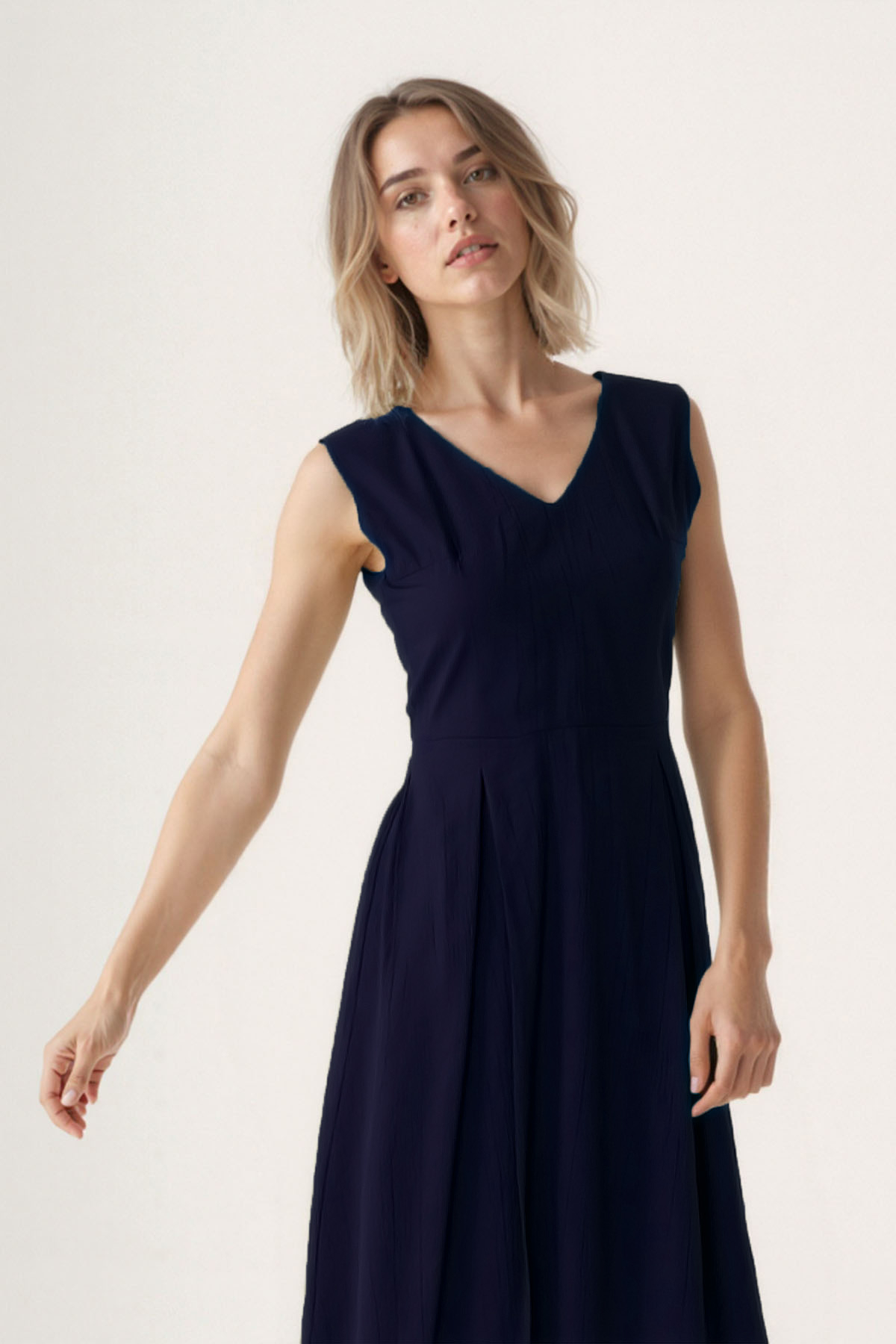 V Yaka Kuşaklı Krinkıl Kumaş Midi Elbise - Thumbnail