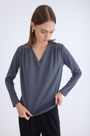 V Yaka Omuzu Düğmeli Uzun Kol Bluz - 9