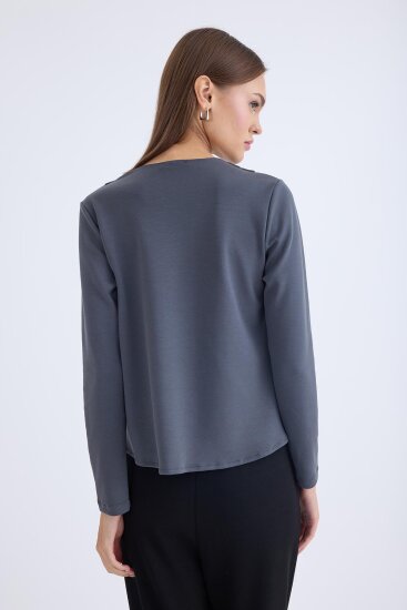 V Yaka Omuzu Düğmeli Uzun Kol Bluz - 10