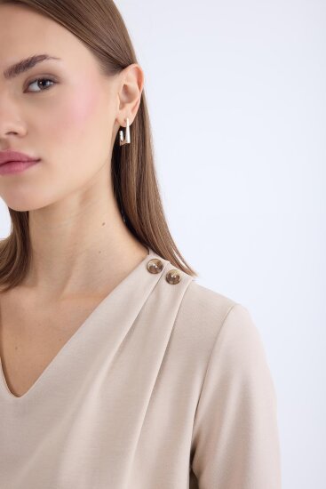 V Yaka Omuzu Düğmeli Uzun Kol Bluz - 23