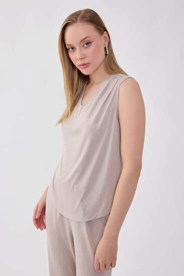 V Yaka Omuzu Pileli Bluz - 3