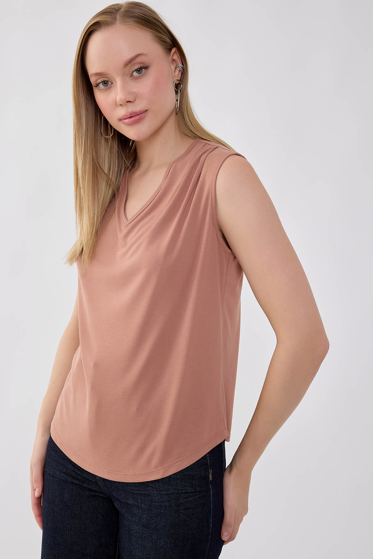 V Yaka Omuzu Pileli Bluz - Thumbnail