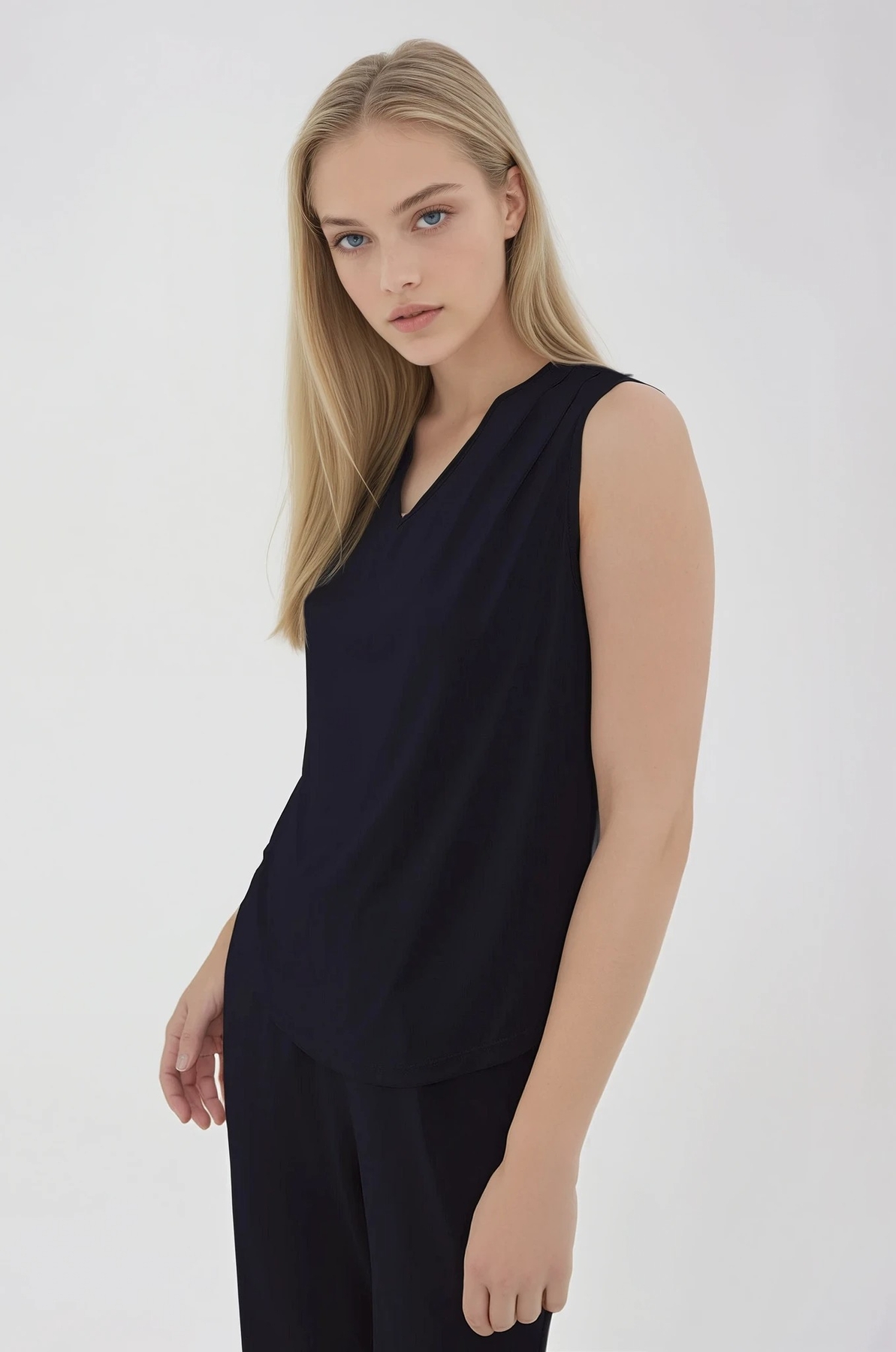 V Yaka Omuzu Pileli Bluz - Thumbnail