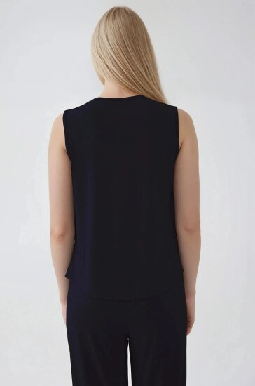 V Yaka Omuzu Pileli Bluz - 19