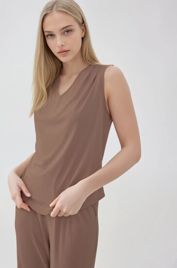 V Yaka Omuzu Pileli Bluz - 22