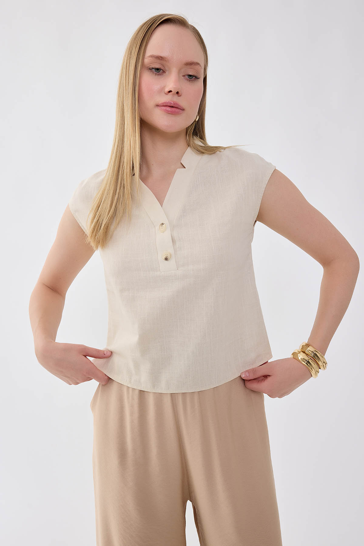 V Yaka Önü Düğmeli Viskon Keten Bluz - Thumbnail