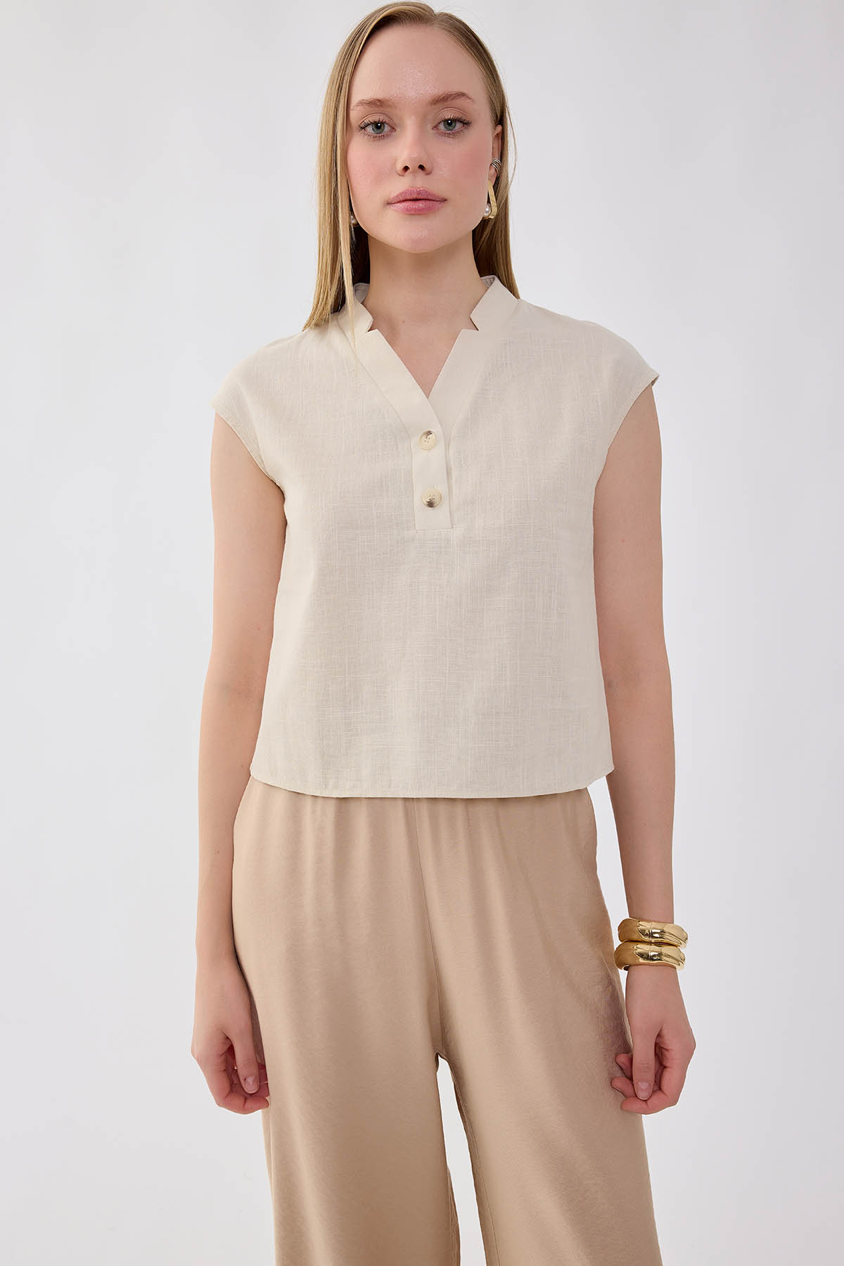 V Yaka Önü Düğmeli Viskon Keten Bluz - Thumbnail