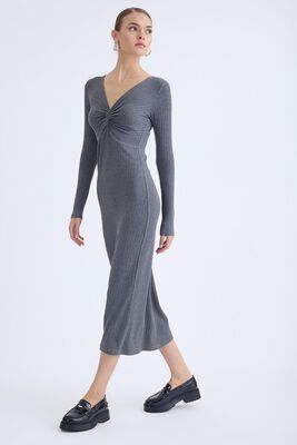 VİTRİN - V Yaka Önü Düğüm Detaylı Uzun Elbise (1)