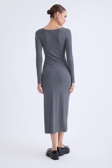 V Yaka Önü Düğüm Detaylı Uzun Elbise - 4