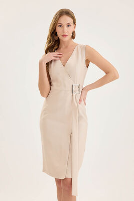 V Yaka Önü Tokalı Sıfır Kol Elbise - 10