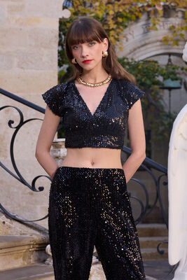 VİTRİN - V Yaka Pullu Crop Bluz (1)