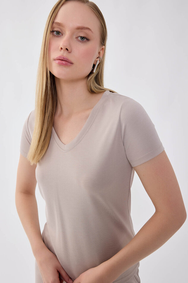 V Yaka Salaş Tişört - 6