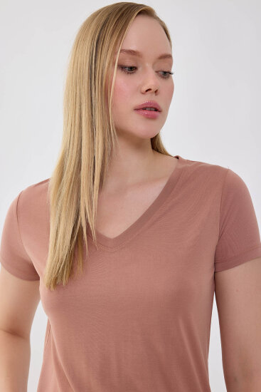 V Yaka Salaş Tişört - 11