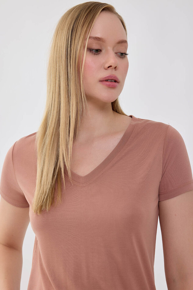 V Yaka Salaş Tişört - 11