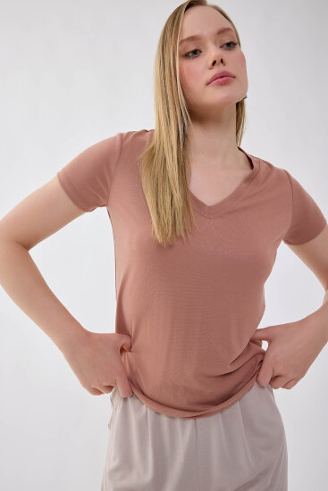 V Yaka Salaş Tişört - 13