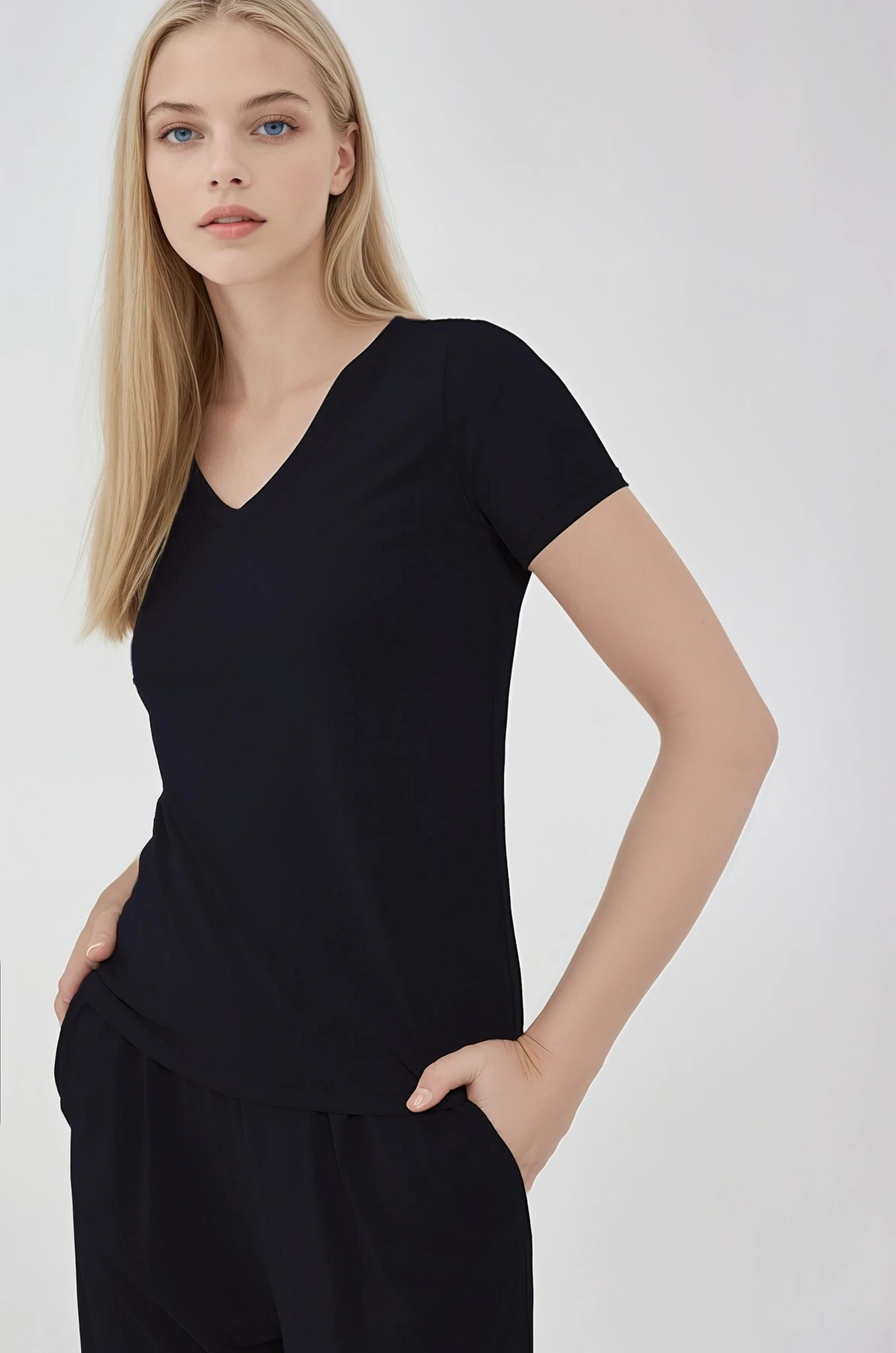 V Yaka Salaş Tişört - Thumbnail