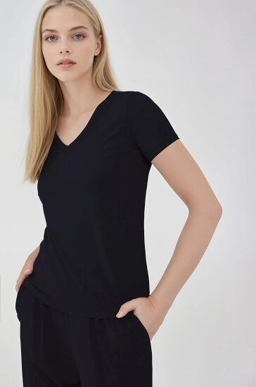 V Yaka Salaş Tişört - 18