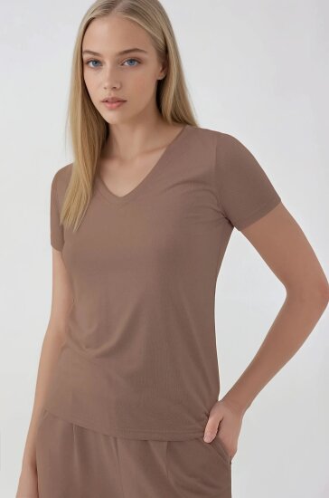 V Yaka Salaş Tişört - 23