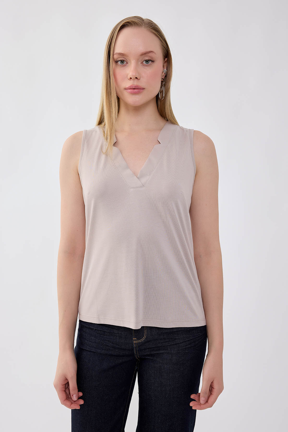 V Yaka Sıfır Kol Bluz - Thumbnail