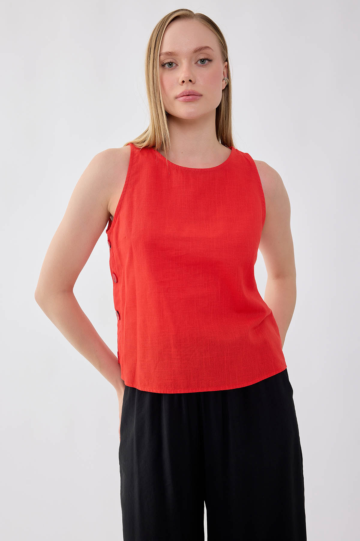 Viskon Keten Yanları Düğmeli Sıfır Kol Bluz - Thumbnail