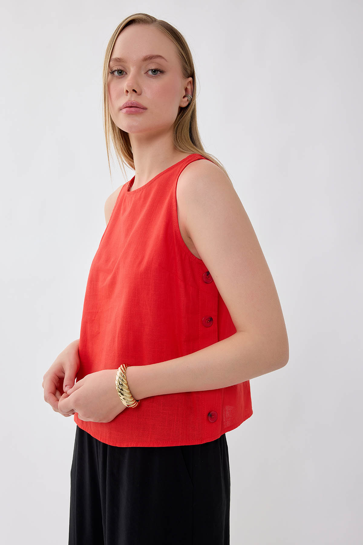 Viskon Keten Yanları Düğmeli Sıfır Kol Bluz - Thumbnail