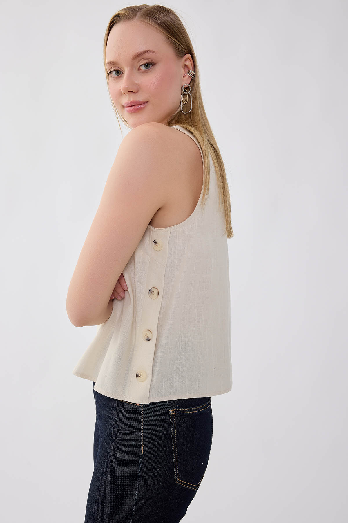 Viskon Keten Yanları Düğmeli Sıfır Kol Bluz - Thumbnail