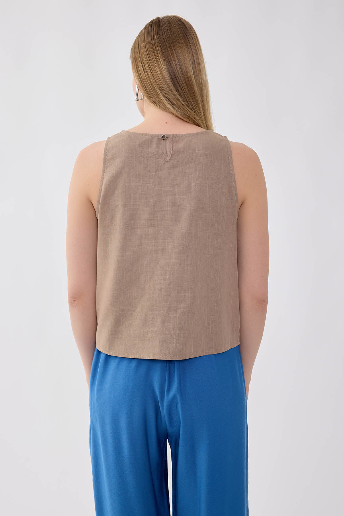 Viskon Keten Yanları Düğmeli Sıfır Kol Bluz - Thumbnail