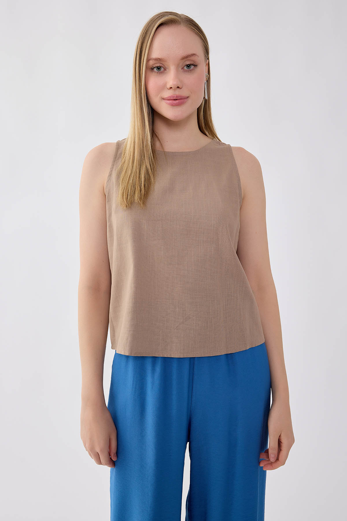 Viskon Keten Yanları Düğmeli Sıfır Kol Bluz - Thumbnail