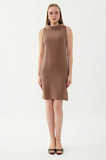 Yaka Detaylı Sıfır Kol Elbise - 7