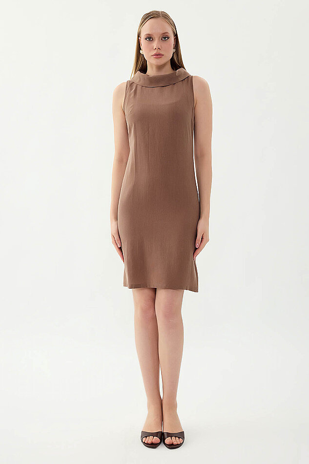 Yaka Detaylı Sıfır Kol Elbise - 7