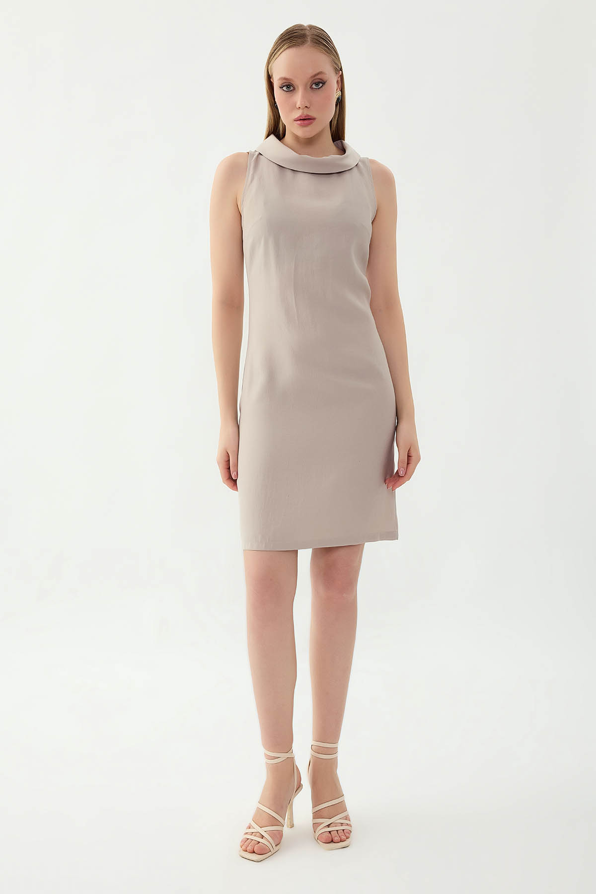 Yaka Detaylı Sıfır Kol Elbise - Thumbnail