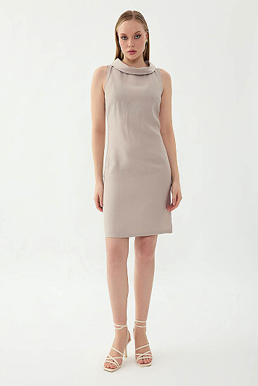 Yaka Detaylı Sıfır Kol Elbise - 8