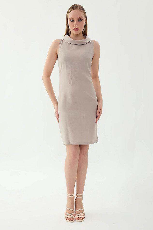 Yaka Detaylı Sıfır Kol Elbise - 10