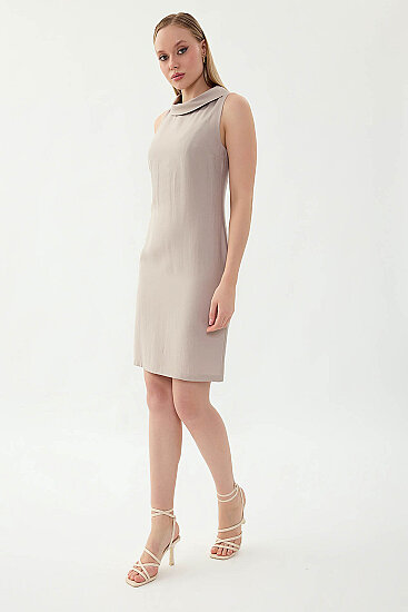 Yaka Detaylı Sıfır Kol Elbise - 12