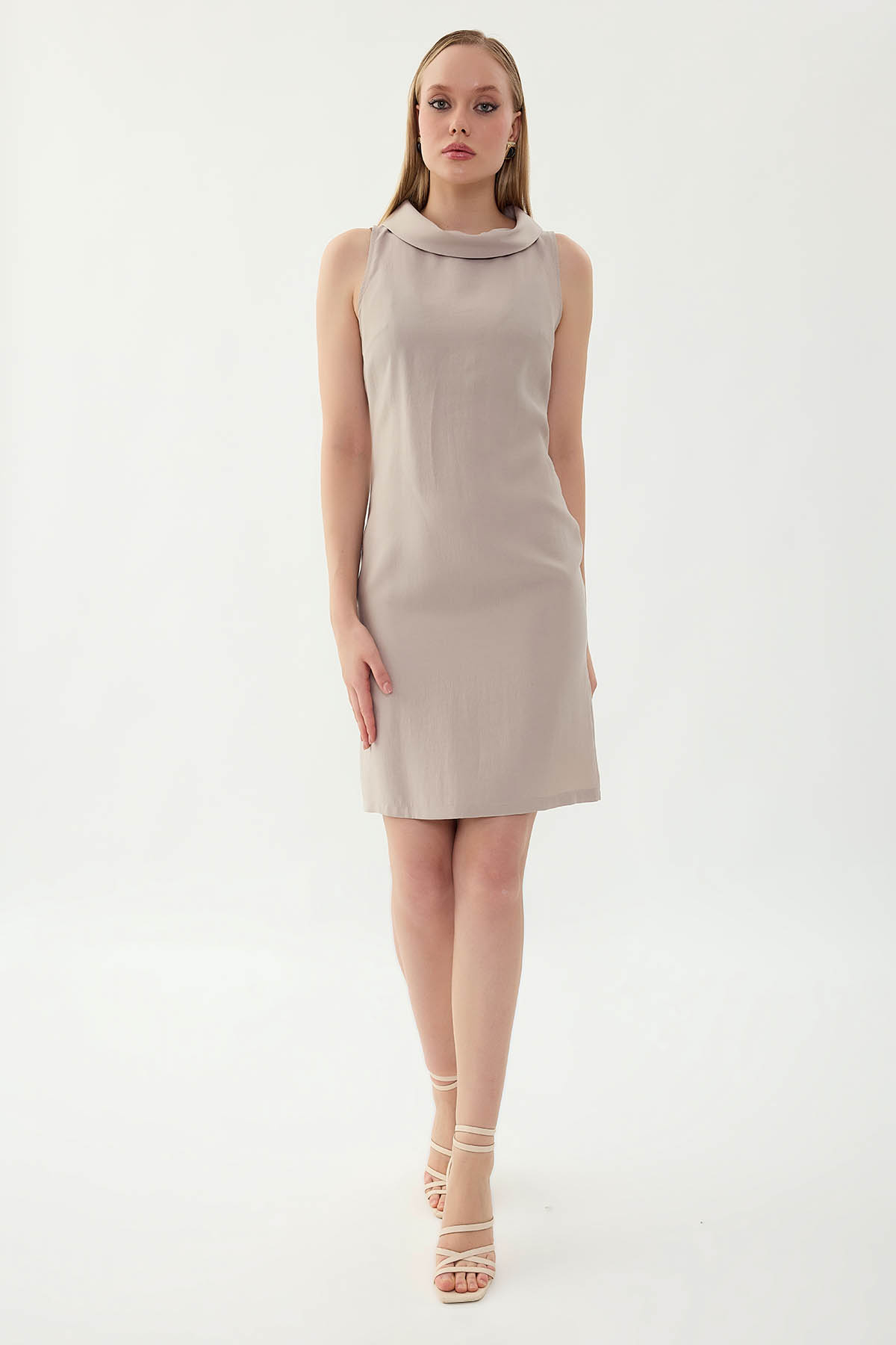 Yaka Detaylı Sıfır Kol Elbise - Thumbnail