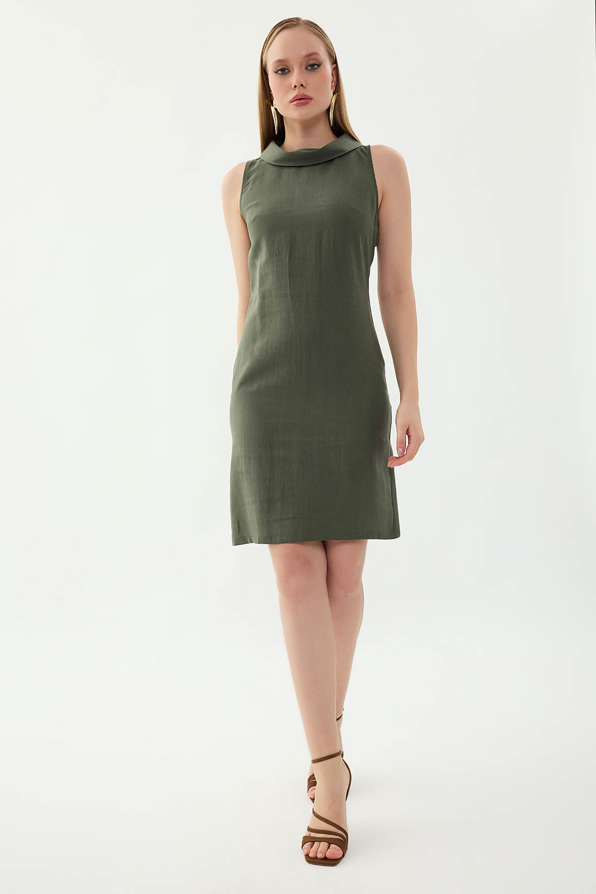 Yaka Detaylı Sıfır Kol Elbise - Thumbnail