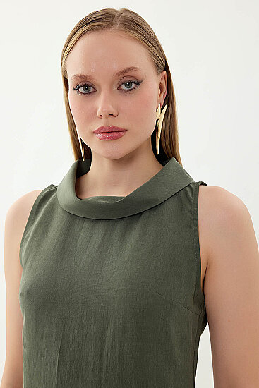 Yaka Detaylı Sıfır Kol Elbise - 21