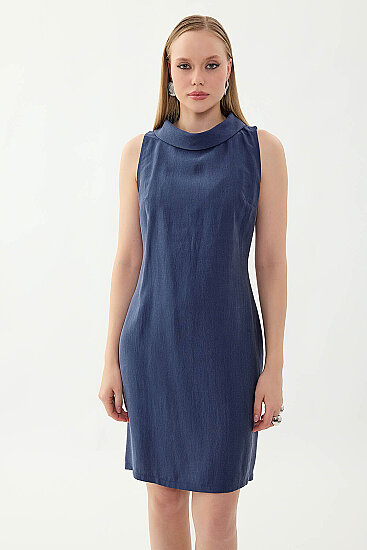 Yaka Detaylı Sıfır Kol Elbise - 26