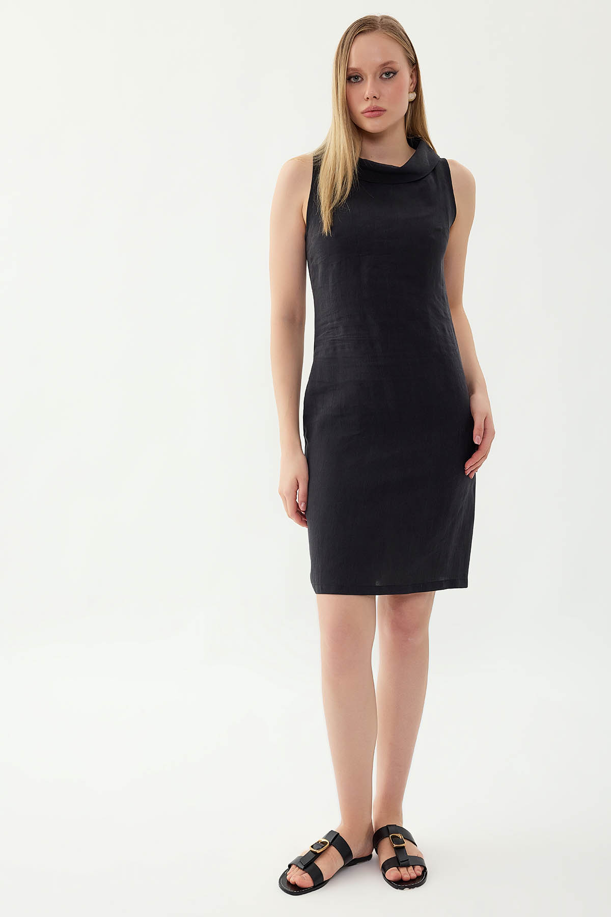 Yaka Detaylı Sıfır Kol Elbise - Thumbnail