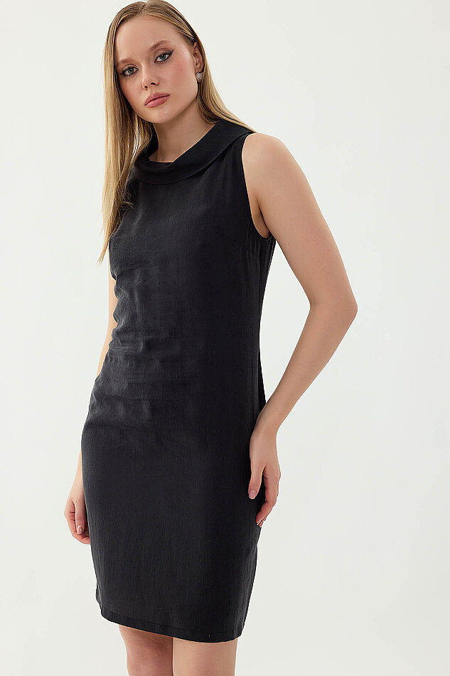 Yaka Detaylı Sıfır Kol Elbise - 32