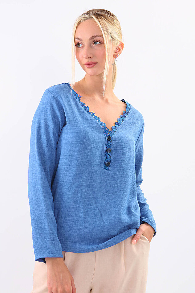 Yakası Güpürlü Önü Düğmeli Bluz - 33