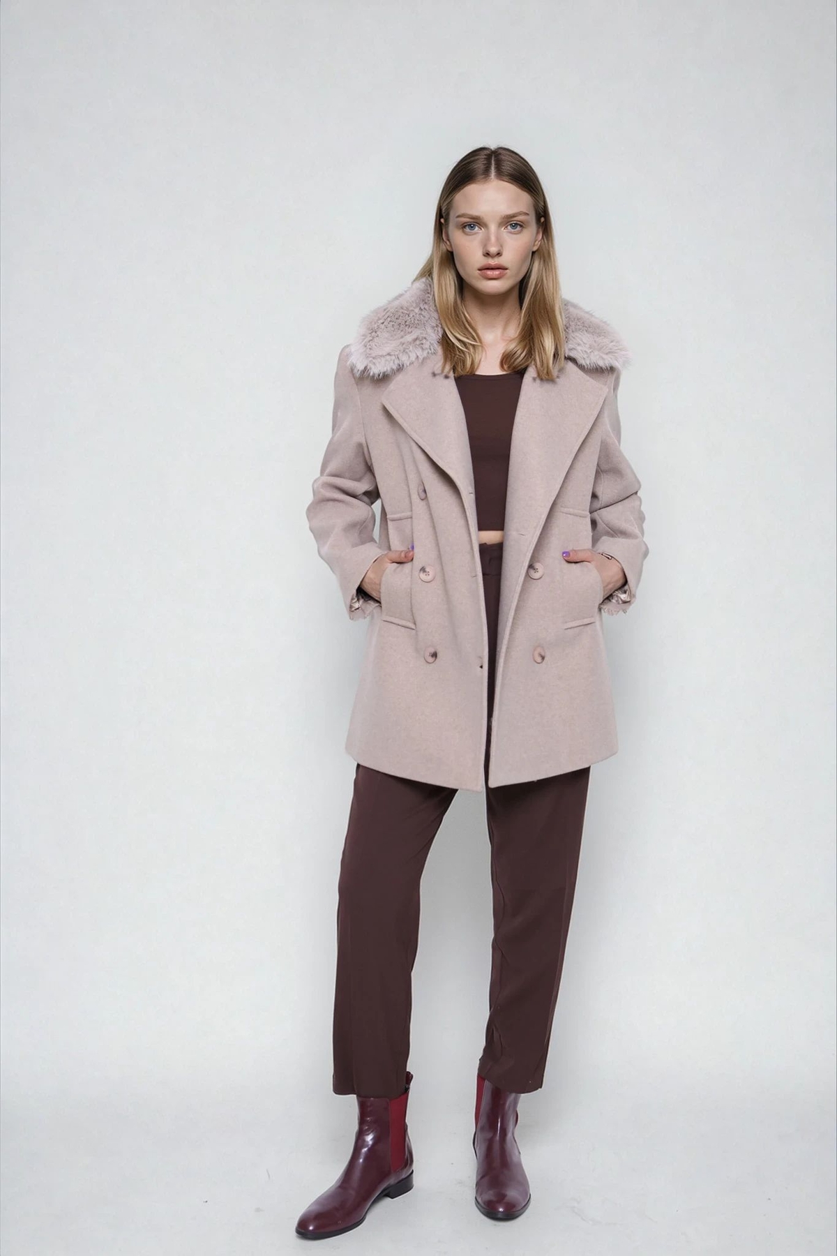 Yakası Tüylü Büyük Cepli Kısa Kaşe Kaban - Thumbnail