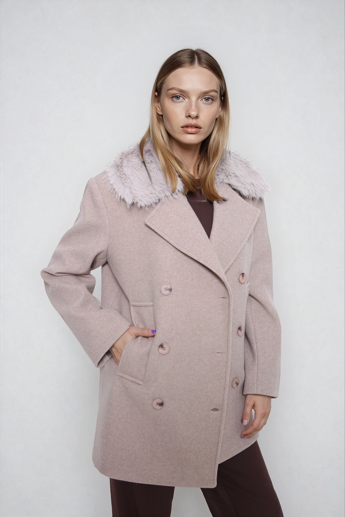 Yakası Tüylü Büyük Cepli Kısa Kaşe Kaban - Thumbnail