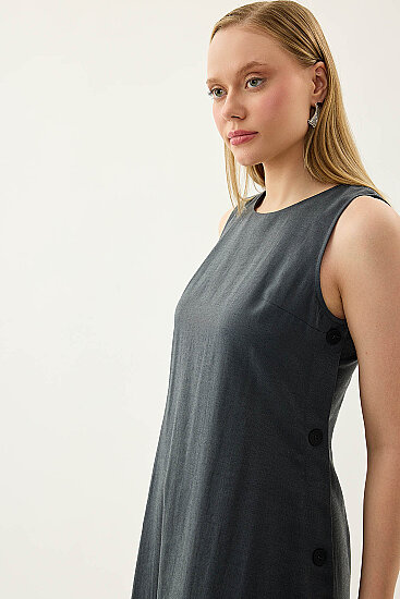 Yanları Düğmeli Sıfır Kol Elbise - 12