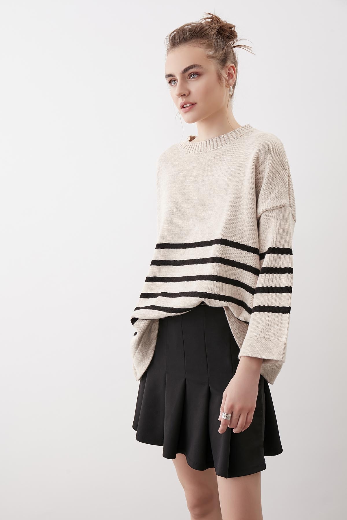 Yuvarlak Yaka Çizgili Oversize Kazak - Thumbnail